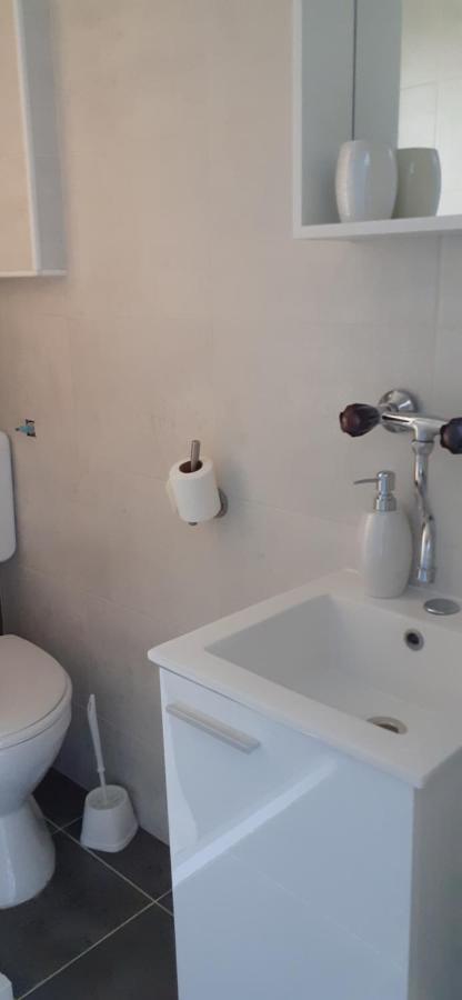 Oaza Mira Apartment Tisno Bagian luar foto